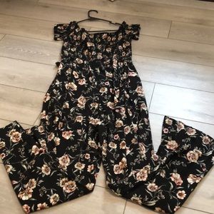 Womens Size M Long panted jumpsuit